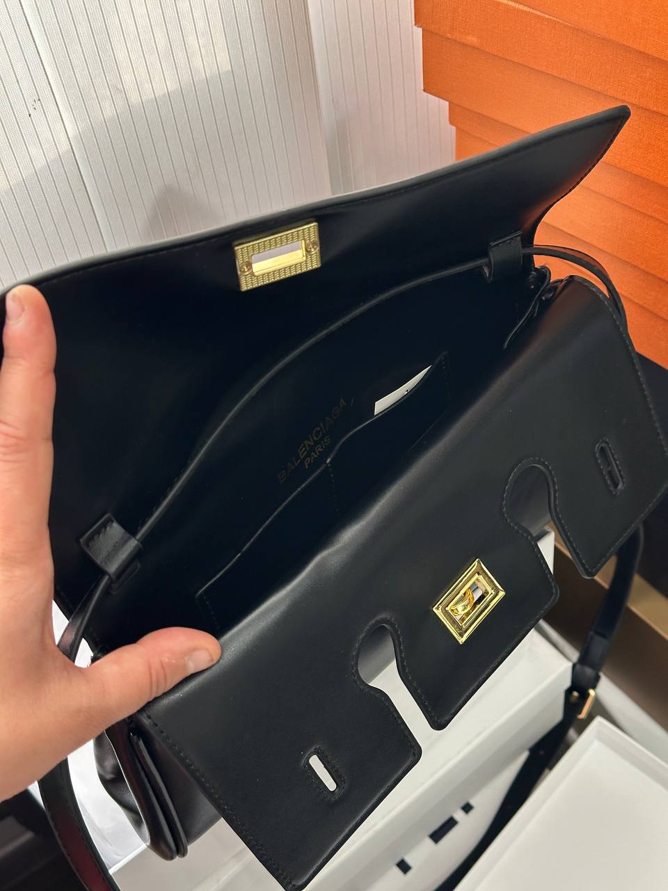 Сумка " Balenciaga " прямокутна — фото 6