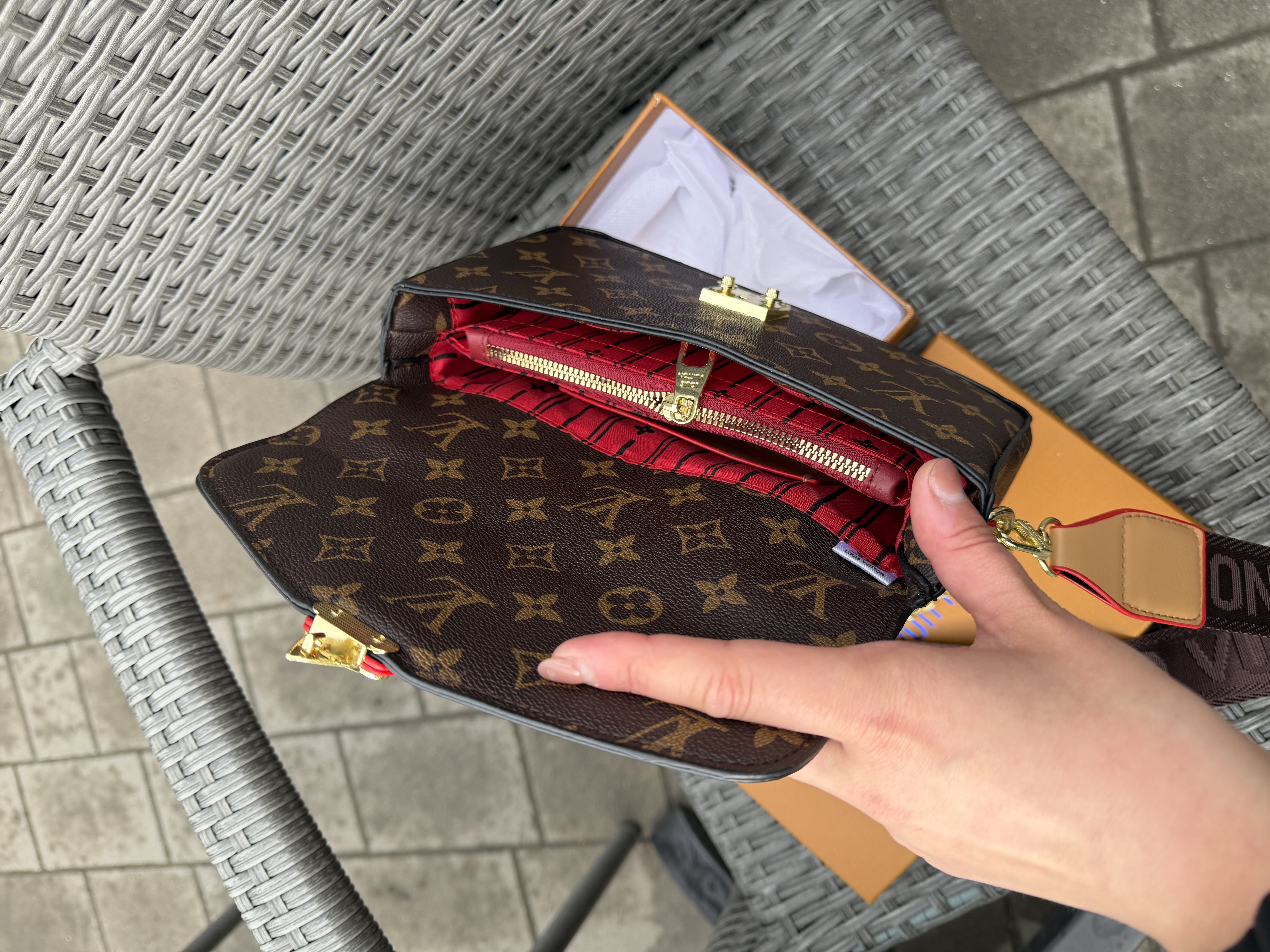 Сумка " LV " в коробці — фото 5