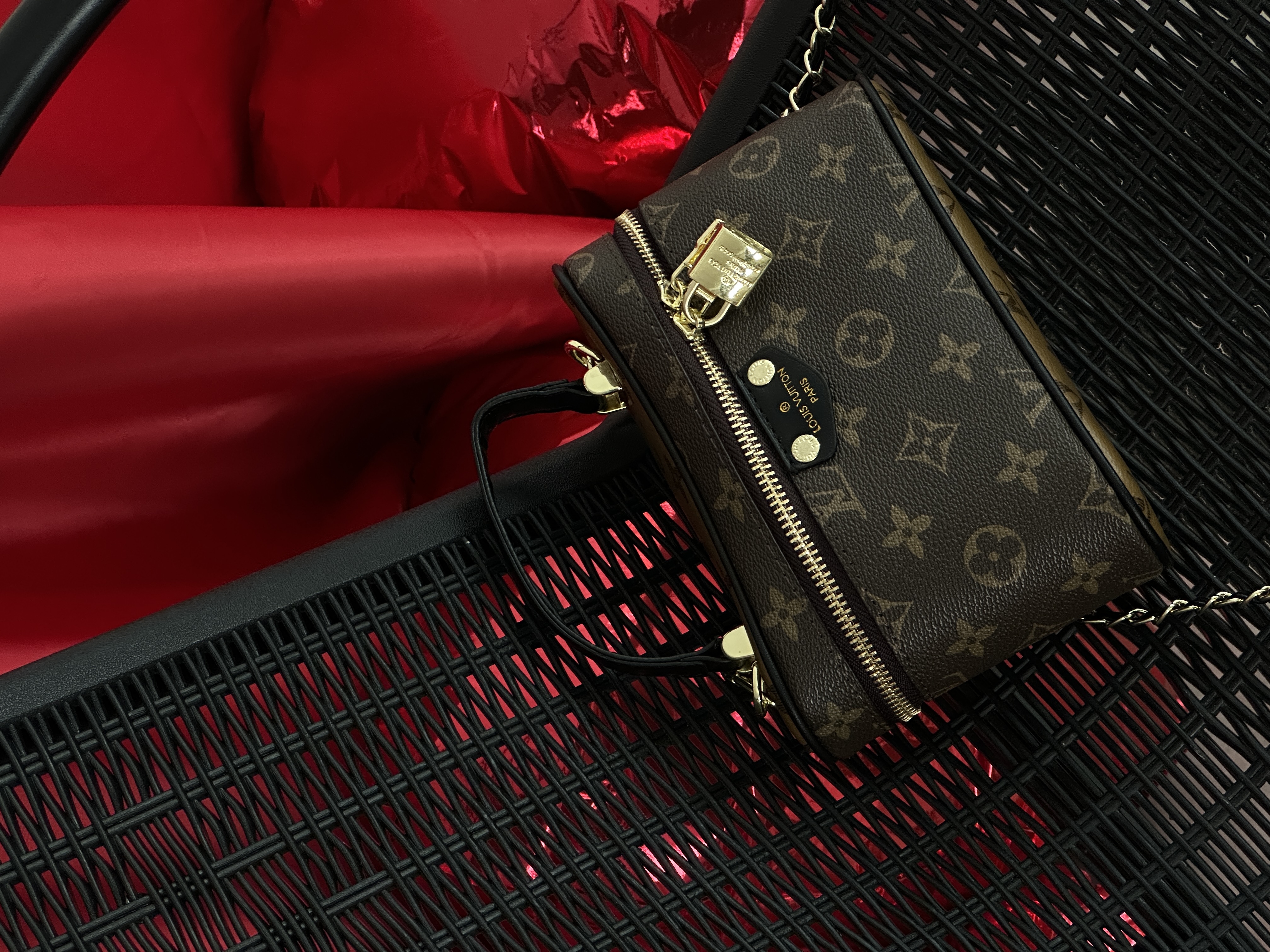 Сумка " LV " бочонок екошкіра з коробкою