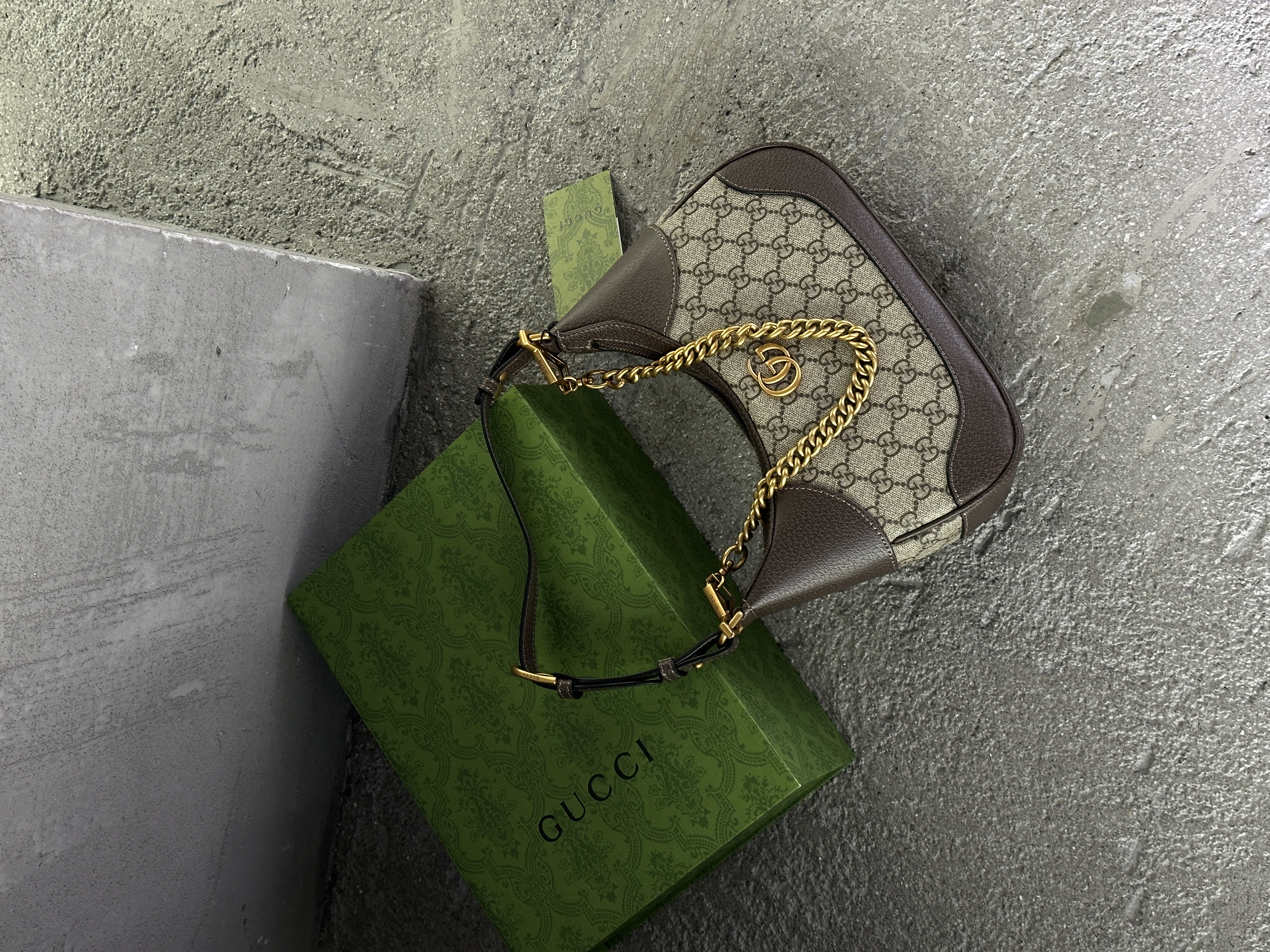 Сумка " Gucci " шкіряна з коробкою